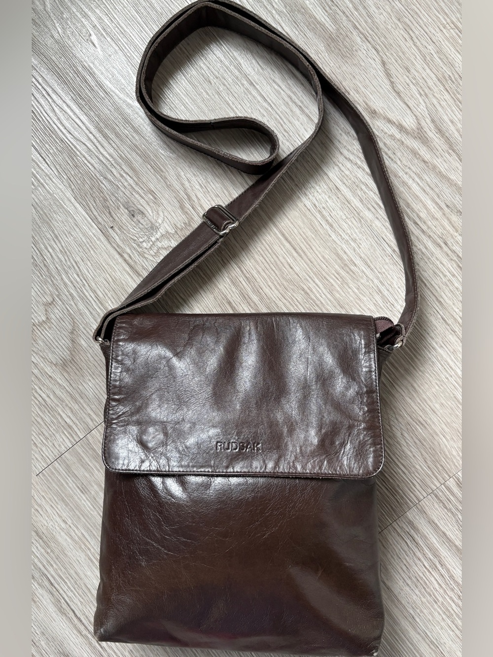 RUDSAK Brown Leather Crossbody Bag for Women Men Unisex